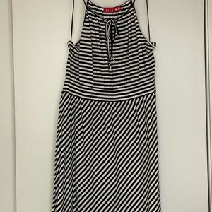 Elle XL white/black striped halter dress